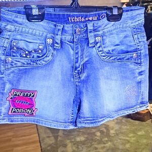 Rebel & Soul Frikn Aforable SHORTS!